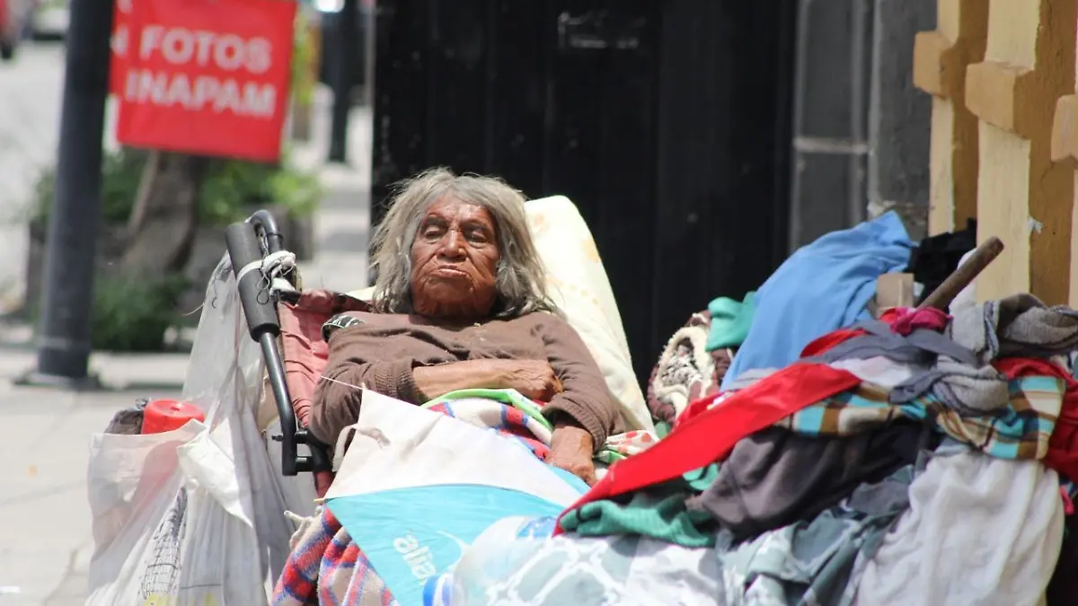 SEÑORA EN SITUACION DE CALLE